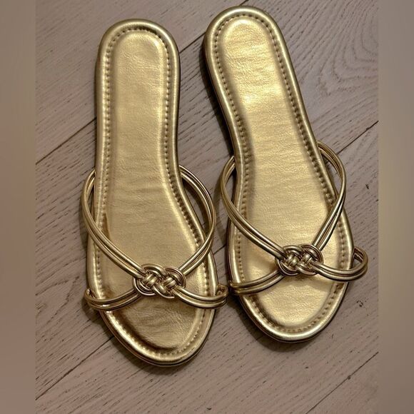 Women's Strappy Flat Sandals Open Toe Gold Metallic Summer Trendy Dressy Slides - Picture 8 of 9